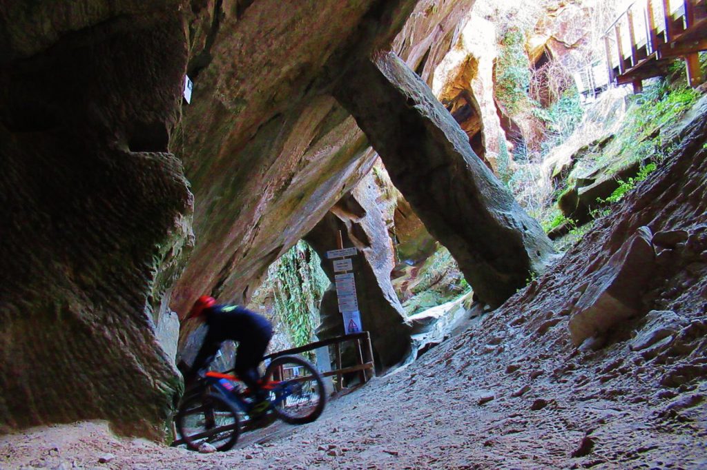 Grotte del Caglieron bike