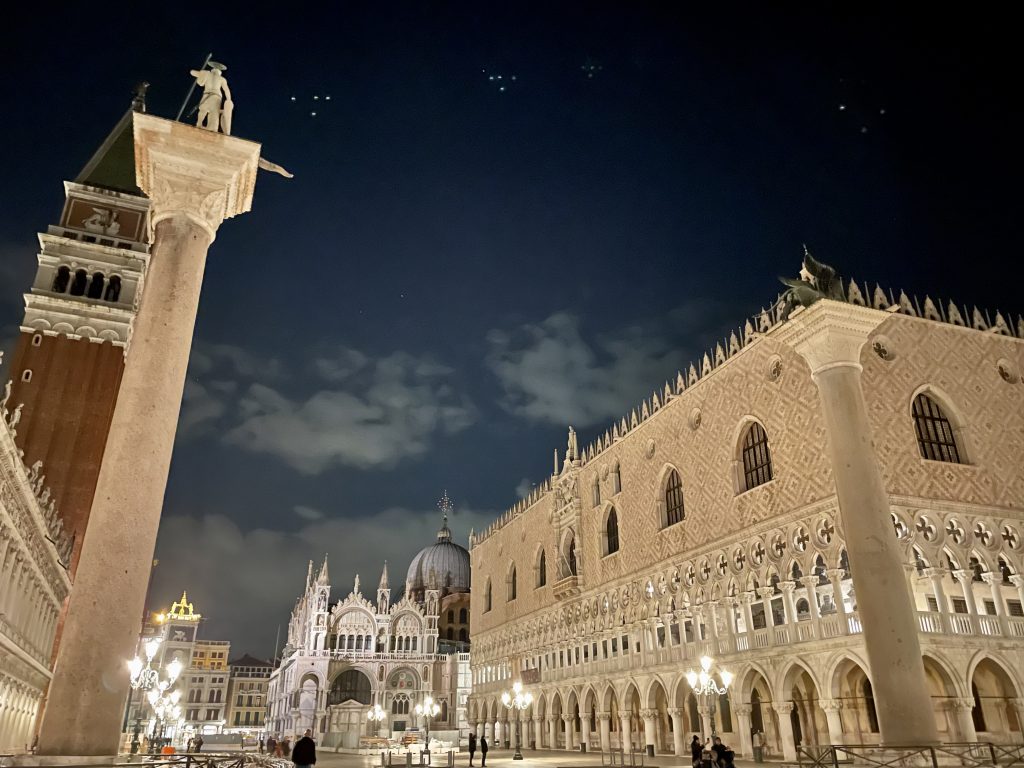 Piazza San Marco in notturna
